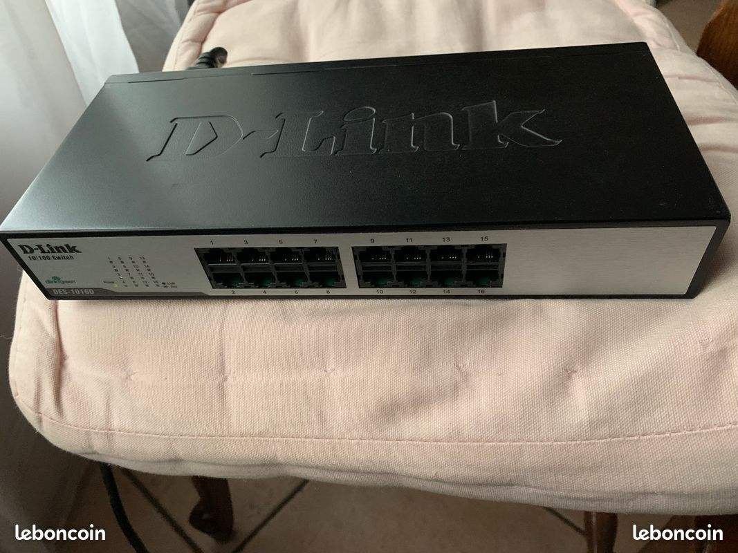 Switch / routeur 16 ports D-LINK (image 1)