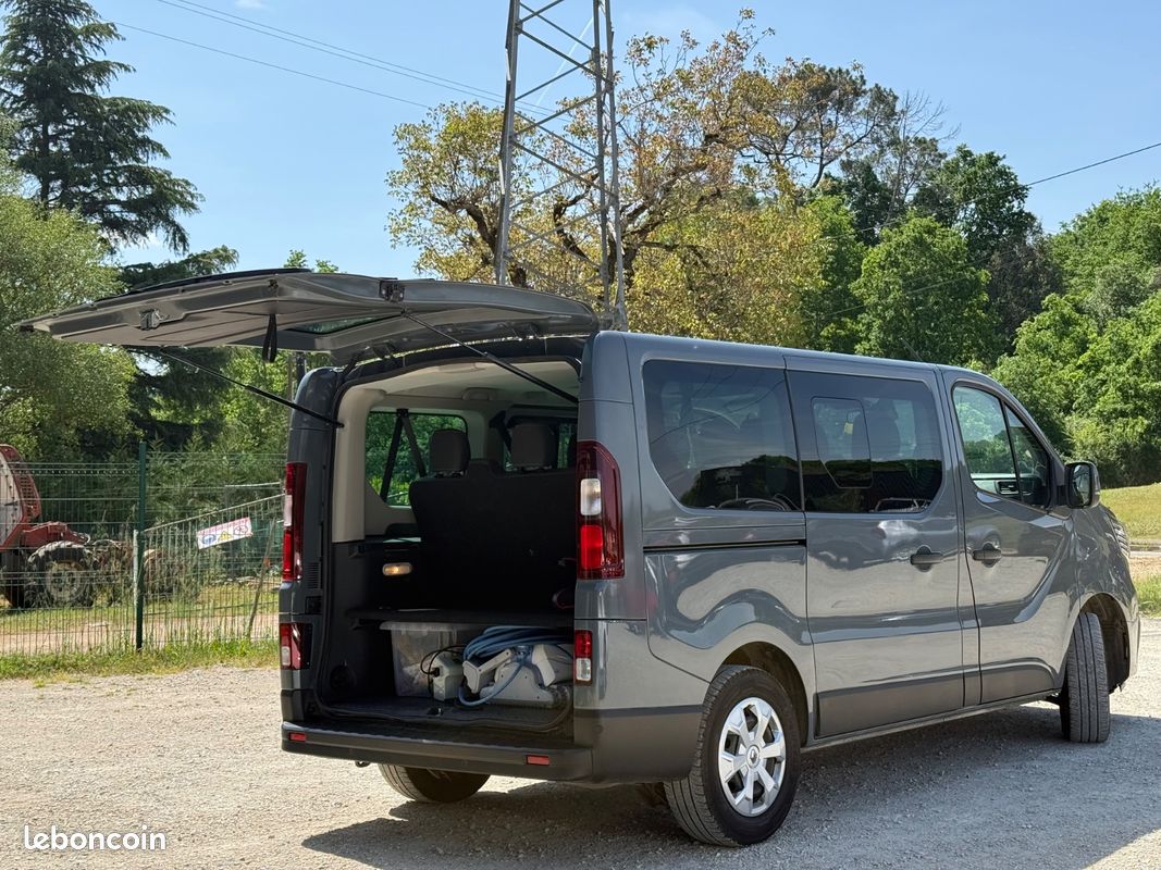 RENAULT TRAFIC III Combi Phase 3 L1 2.0 dCi 16V EDC6 SS Intens 9 Places (image 4)