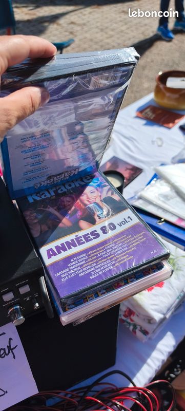 Karaoké avec micro et dvd neuf de variété française (image 2)