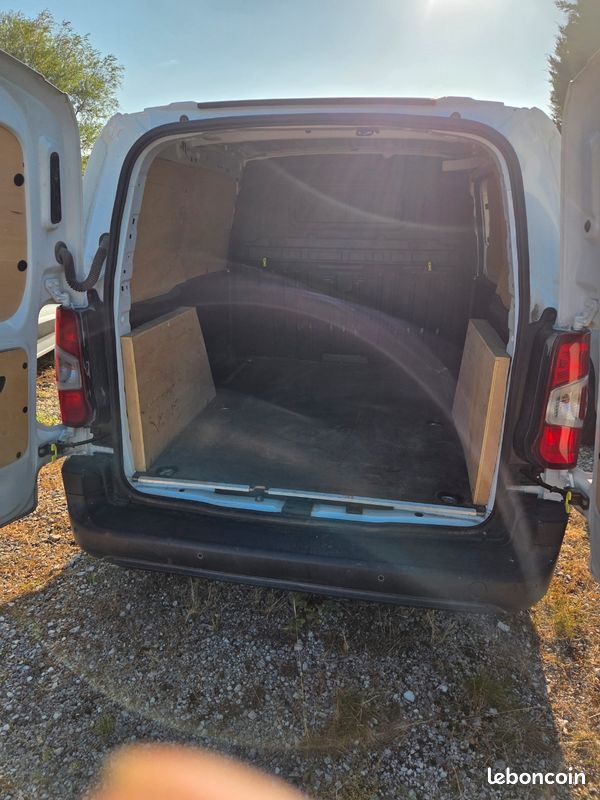 Berlingo fourg 650 kg bleuhdi 100 (image 4)
