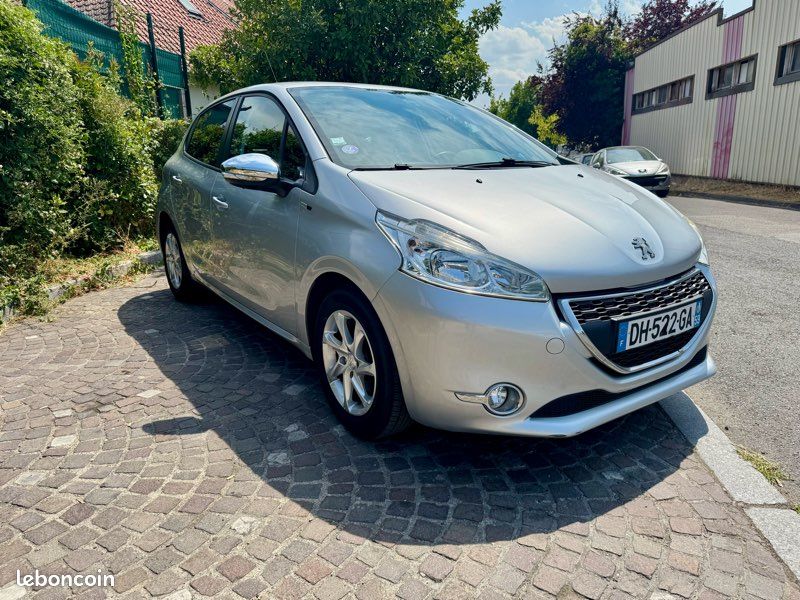 Peugeot 208 Finition Style – Kit Distribution ✅ – Radars recul ✅ (image 3)
