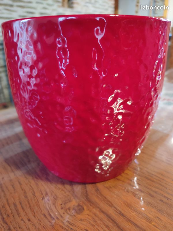 Cache pot rouge en faïence 15.5 cm (image 5)