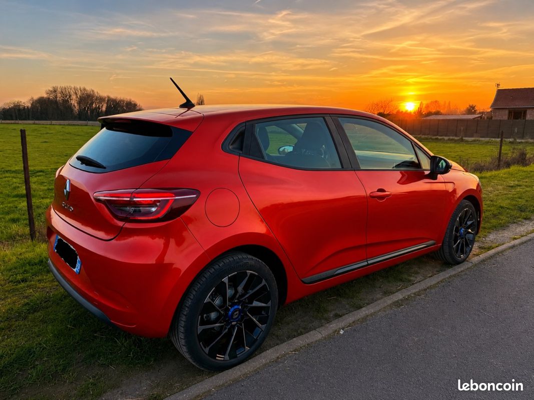 RENAULT CLIO V 1.0 TCe 90 Equilibre (image 5)