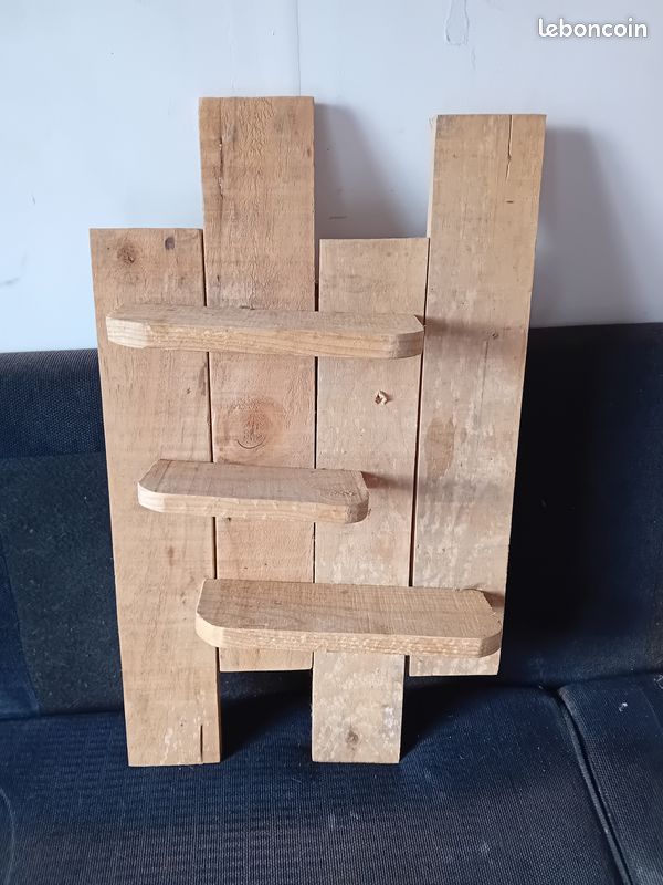 Étagère en bois artisanal (image 2)