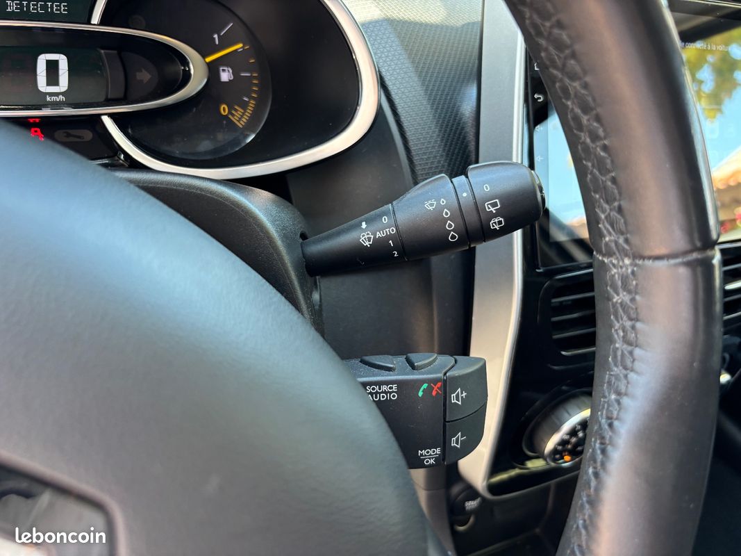 RENAULT CLIO IV dCi 90 eco2 Limited 90g (image 27)