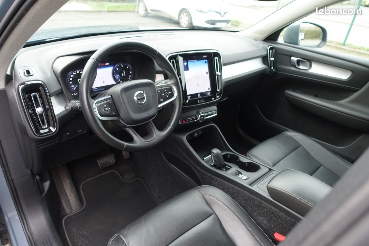 XC40 D3 2.0 Geartronic 150ch Momentum Cuir/Gps Europe/Caméra de recul/Full LED/Accès confort/Régulateur/Carplay/Hayon électrique/1*Main/Garantie 12 mois (image 10)