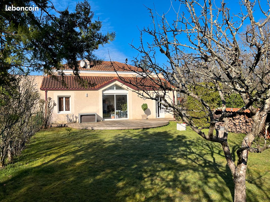 Maison 8 pièces 162 m² · à Saint-Benoît · 162 m² · 349 800 €