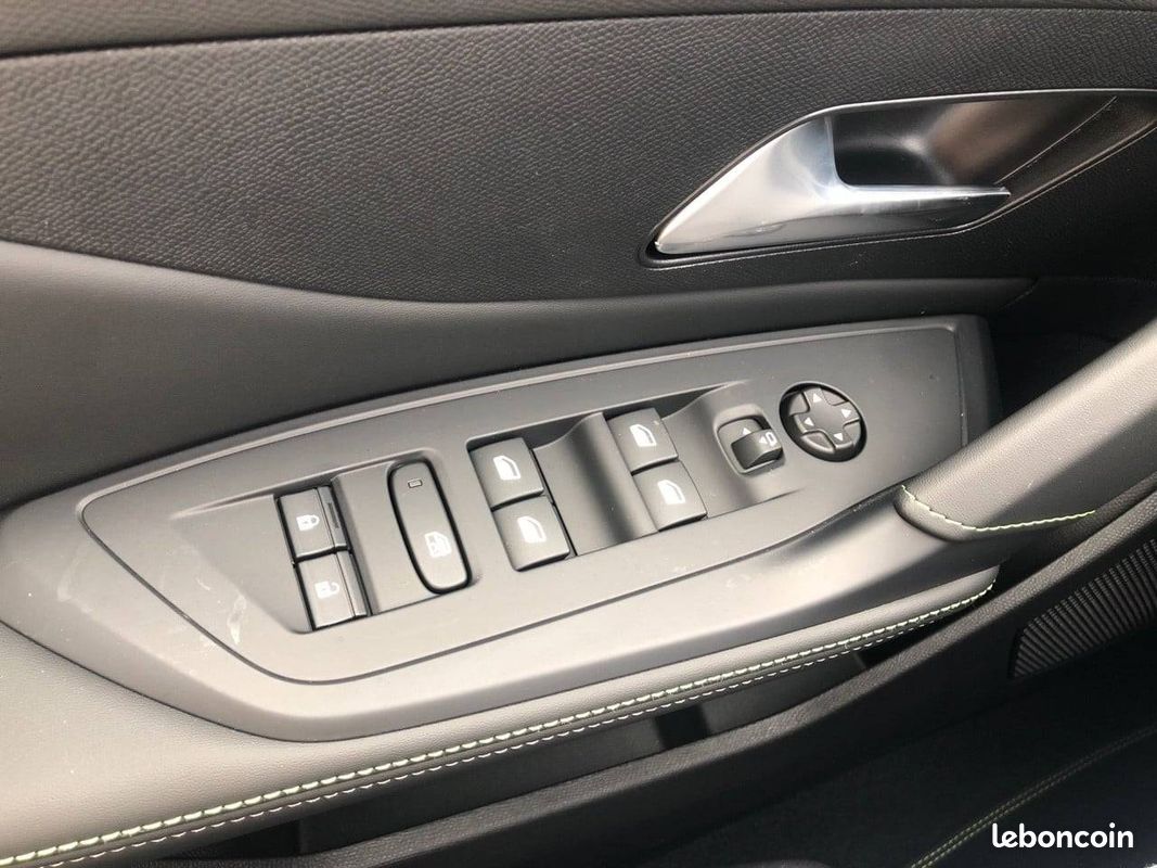 PEUGEOT 408 Hybrid 145 e-DCS6 GT (image 13)
