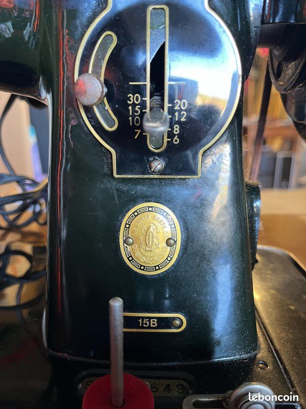 Machine à coudre singer dans son meuble (image 2)