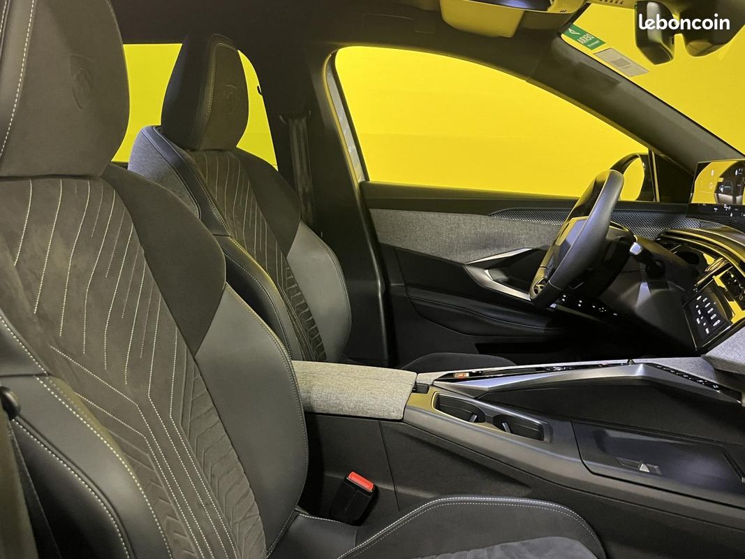 PEUGEOT 5008 1.2i Hybrid -145CV - BV e-DCS6 III GT (image 9)