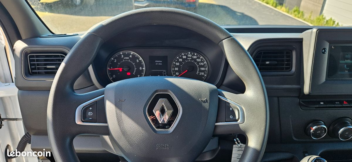 Renault Master L2H2 Confort 2.3 Blue dCi 135ch (image 6)