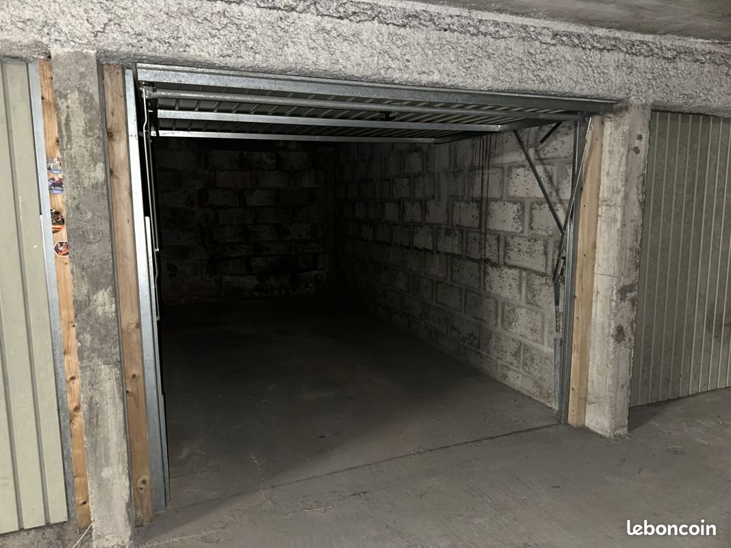 Parking 13 m² · à Lorient · 13 m² · 85 €/mois