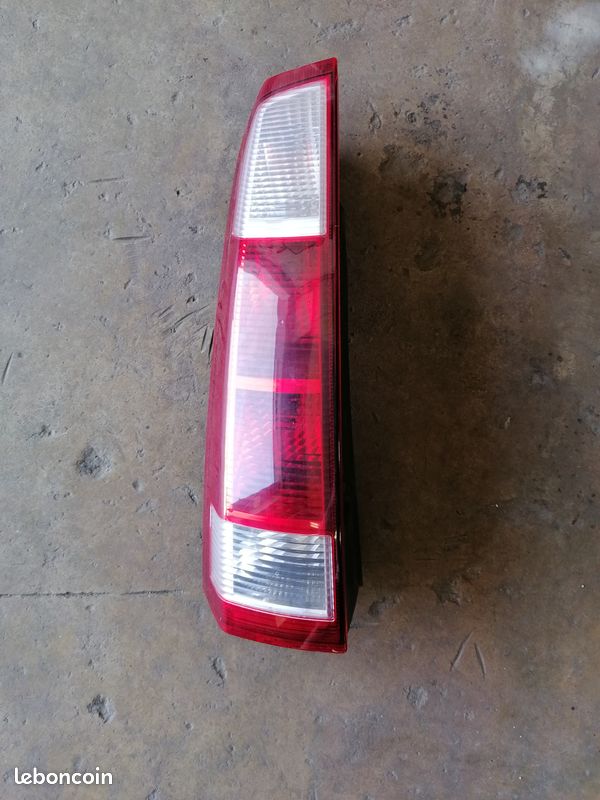 Feu arrière gauche / Opel Meriva 2004 (image 2)