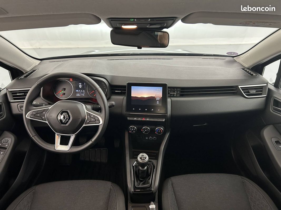 RENAULT Clio TCe 90 Equilibre (image 27)