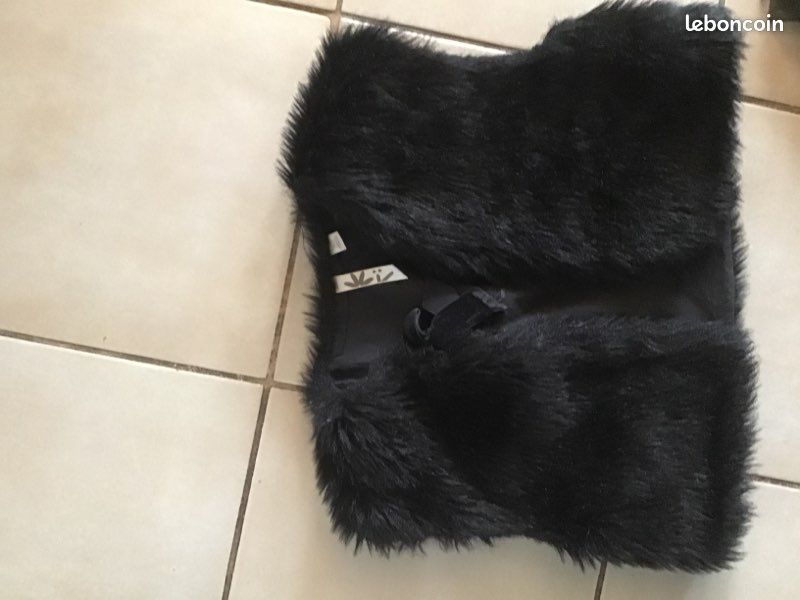Urgent robe fêtes et gilet fourrure (image 2)
