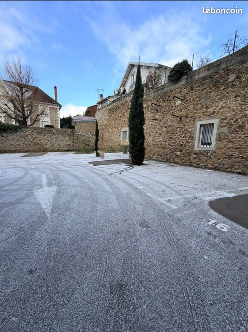 Parking Limoges · 65 €/mois