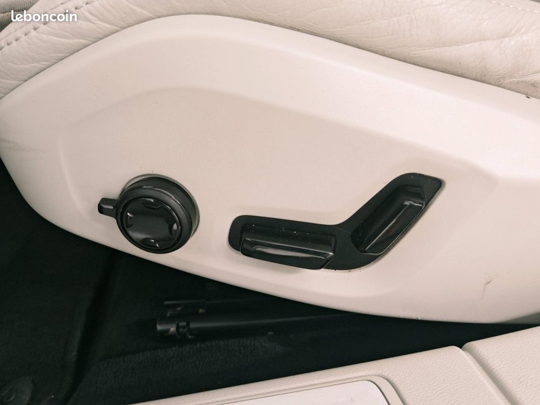 Volvo V60 B4 197ch Ultimate Style Dark Geartronic 8 (image 24)