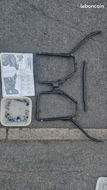 Support valises latérales moto Honda VFR800 (image 1)