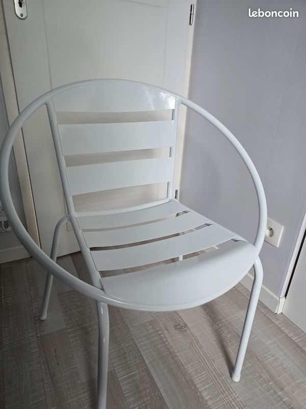 Chaise blanche déco/coiffeuse (image 1)