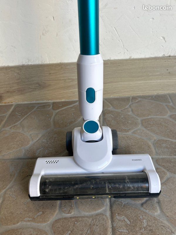 Aspirateur sans fils CANDY Électroménager