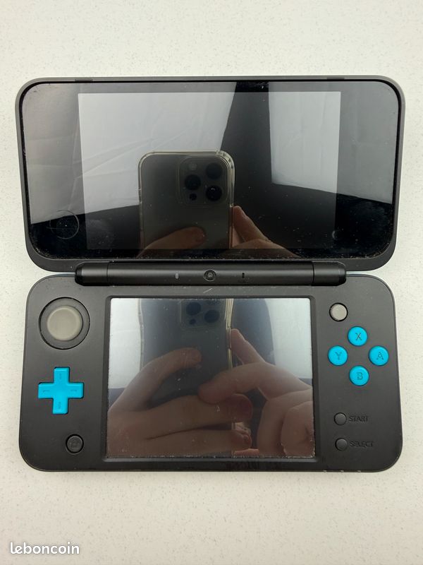 Nintendo new 2ds xl bleu et noire en boite (image 4)