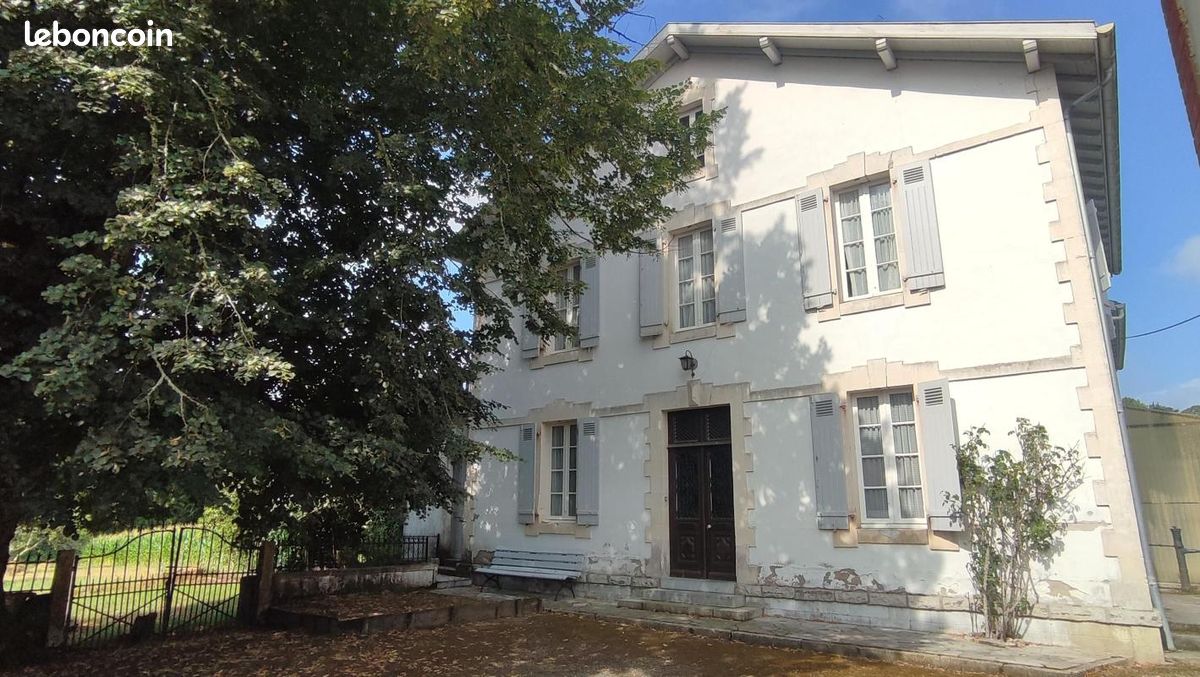 Maison 11 pièces 307 m² · à Pouillon · 307 m² · 300 000 €
