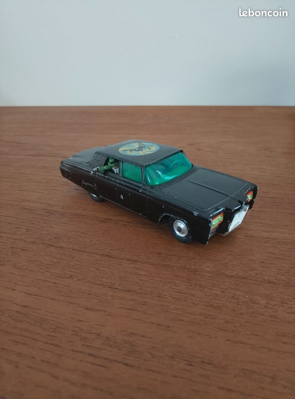 CORGI TOYS ANCIEN BLACK BEAUTY VOITURE DE BRUCE LEE au 1/43 ème RARE