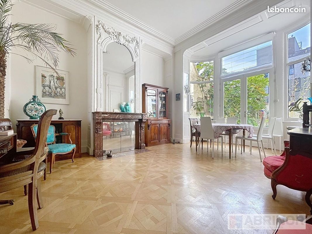 Maison 10 pièces 319 m² · à Lille · 319 m² · 700 000 €