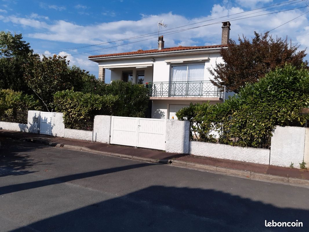 Maison 5 pièces 145 m² · à Mérignac · 145 m² · 2 200 €/mois