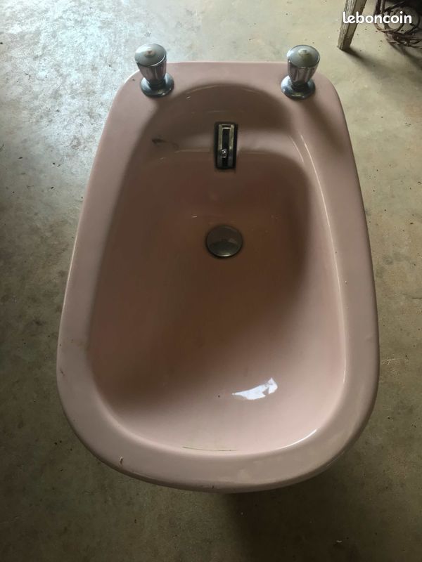 Bidet (image 1)