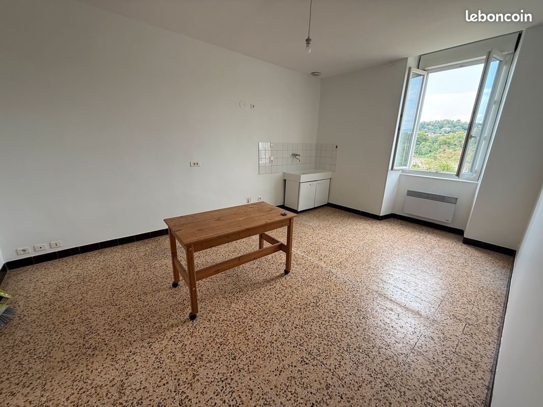 Appartement 2 pièces 45 m² · à Aubenas · 45 m² · 490 €