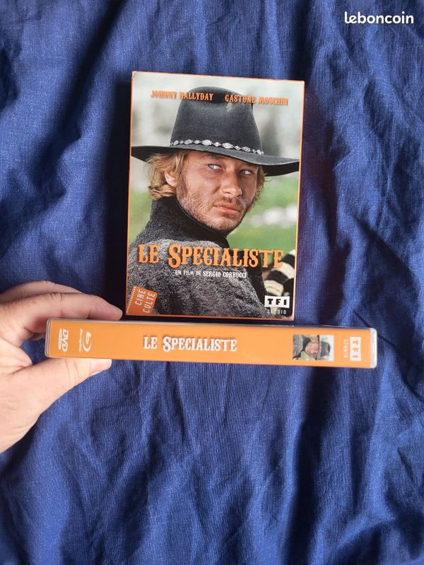 Coffret Blu ray + DVD + BD Le Spécialiste (Johnny Hallyday. Fourreau cartonné ) (image 9)