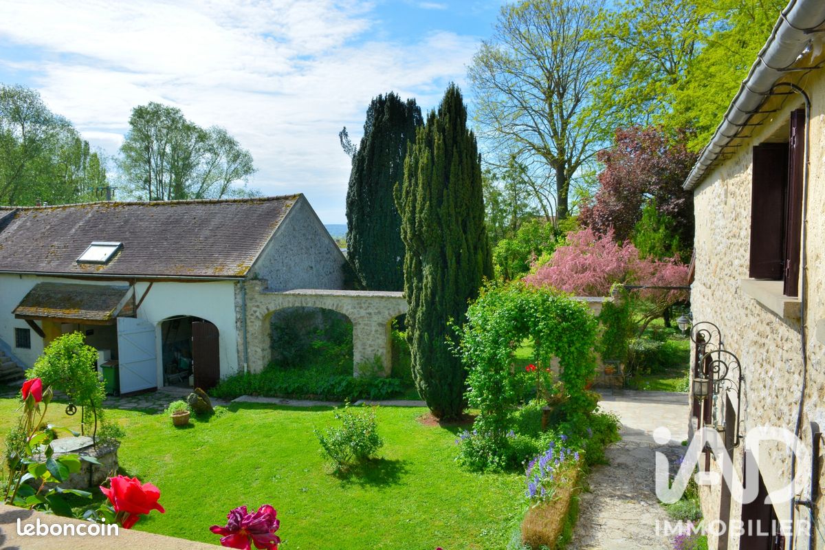 Maison 10 pièces 315 m² · à Saulx-Marchais · 315 m² · 890 000 €