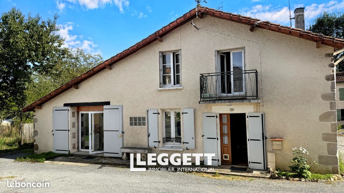 Maison 9 pièces 97 m² · à Queaux · 97 m² · 99 000 €