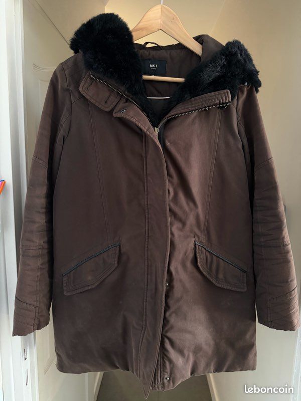Manteau marron et fourrure noire mkt studio (image 3)