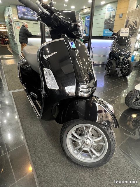 Vespa GTS 125IE NEW GENERATION - 0KM - OFFRE DESTOCKAGE (image 6)