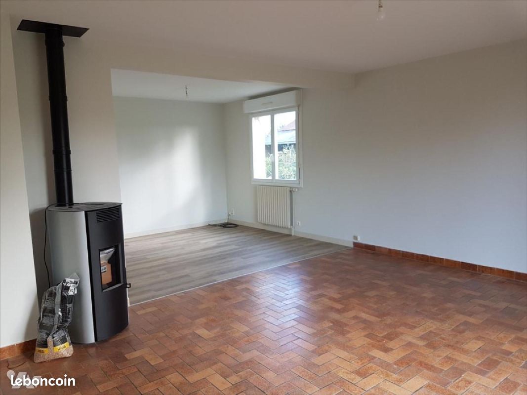 Maison 6 pièces 142 m² · à Val-d'Izé · 142 m² · 880 €/mois