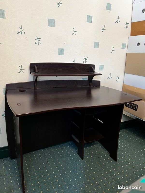 Bureau (image 2)