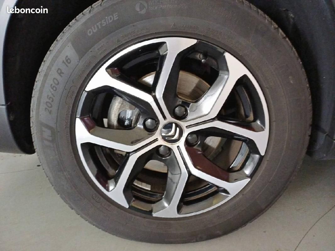Citroën C3 Aircross BlueHDi 120 S&S EAT6 - Shine (image 13)