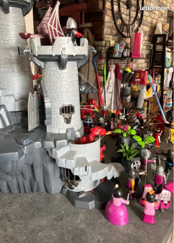 LOT DE PLAYMOBIL * 8 Chevaliers Du Dragon Rouge Et Noir + Accessoires