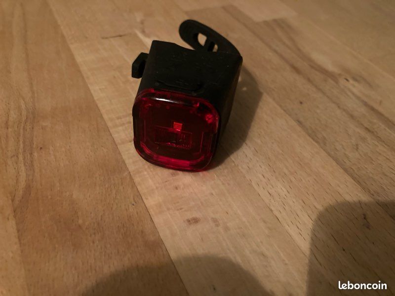 Arrière Droite Porte Panneau Réflecteur Lumière Couverture 15183156 Rouge