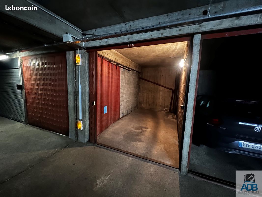 Parking/box Roanne · 50 €/mois