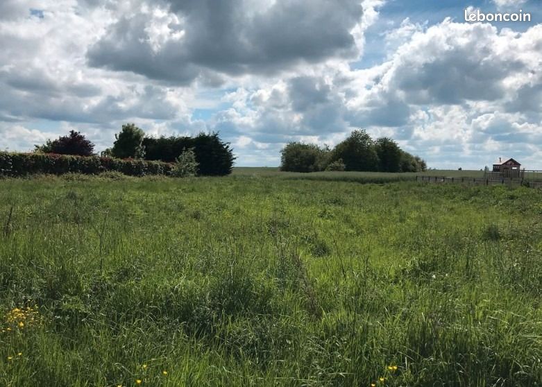 Terrain 1 053 m² Sacquenville · 55 000 €