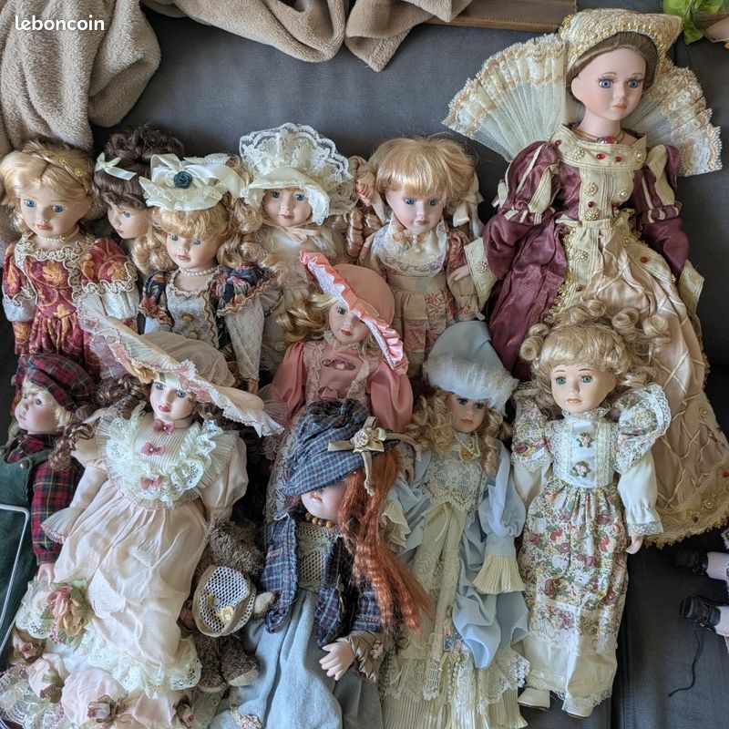 Lot De Poupées En Porcelaine Et Plastique – Unique, Occasion