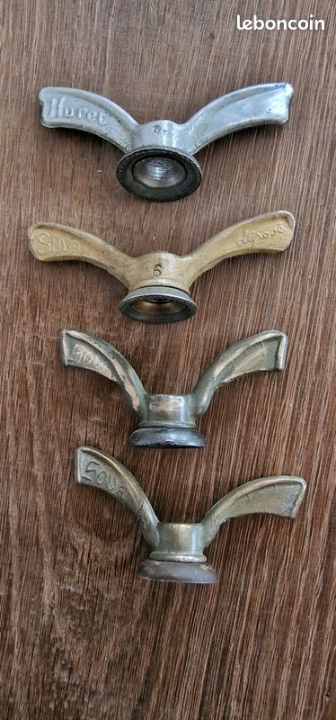 Paire de papillon serrage roue de vélo ancien vintage SOVA ø 8mm