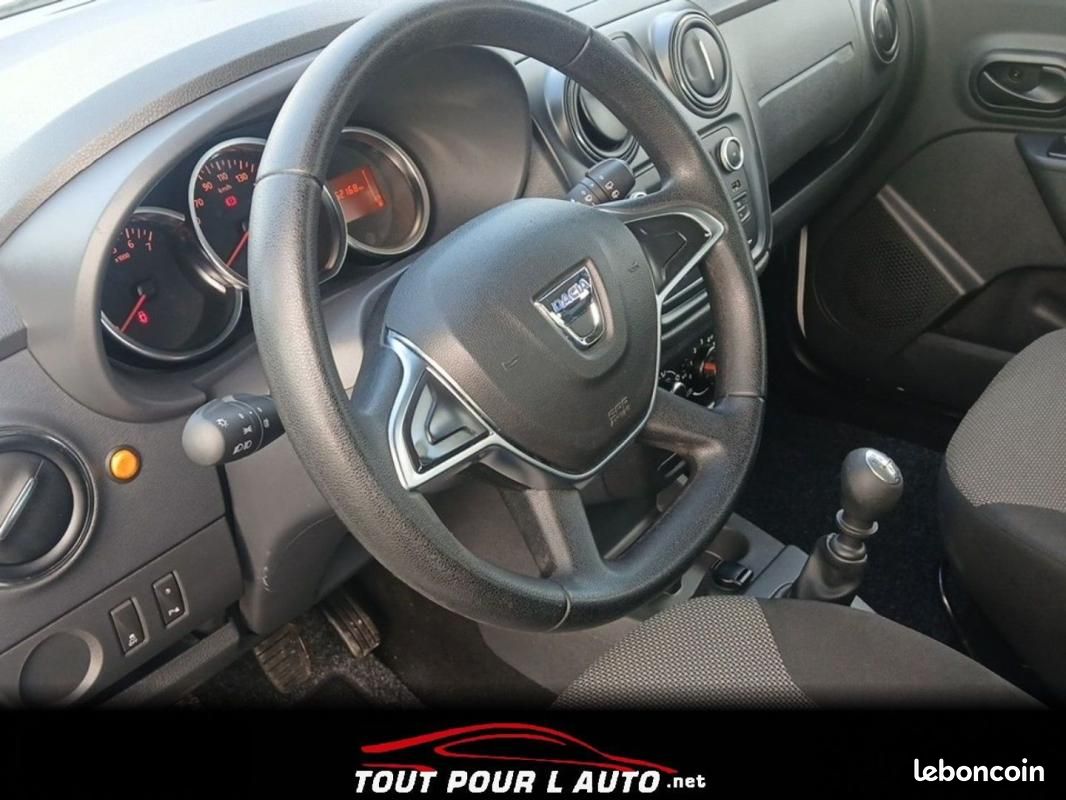 Dacia Lodgy Blue dCi 95 7 places Essentiel (image 11)