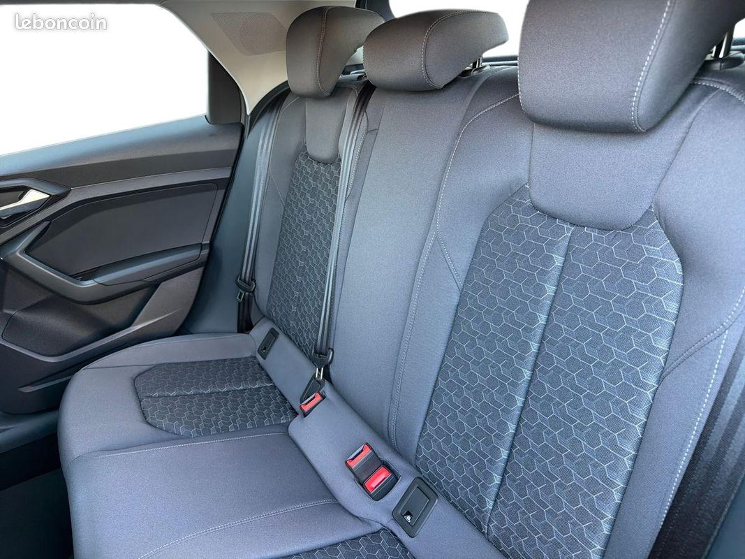 AUDI A1 Sportback 30 TFSI 116 ch S tronic 7 Design (image 14)