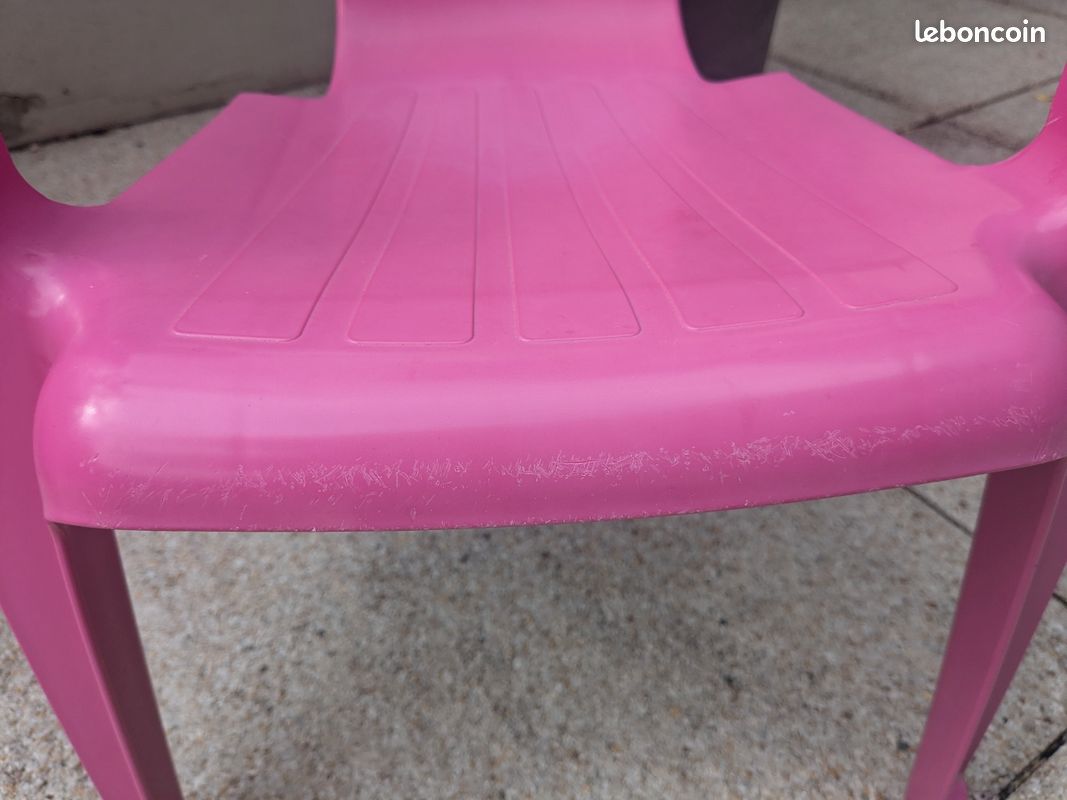 Chaise enfant en plastique (image 2)