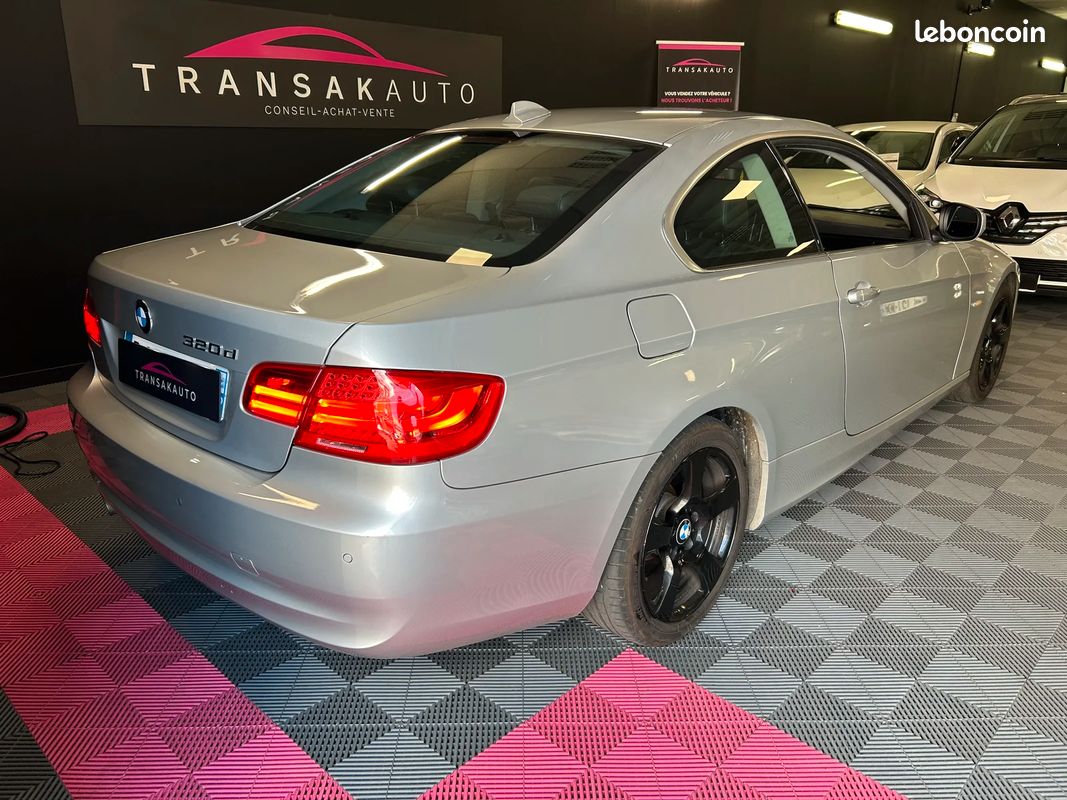 Bmw SERIE 3 E92 LUXE LCI Coupé 320d 184 cv Boîte auto / Suivi D'entretien Complet (image 3)