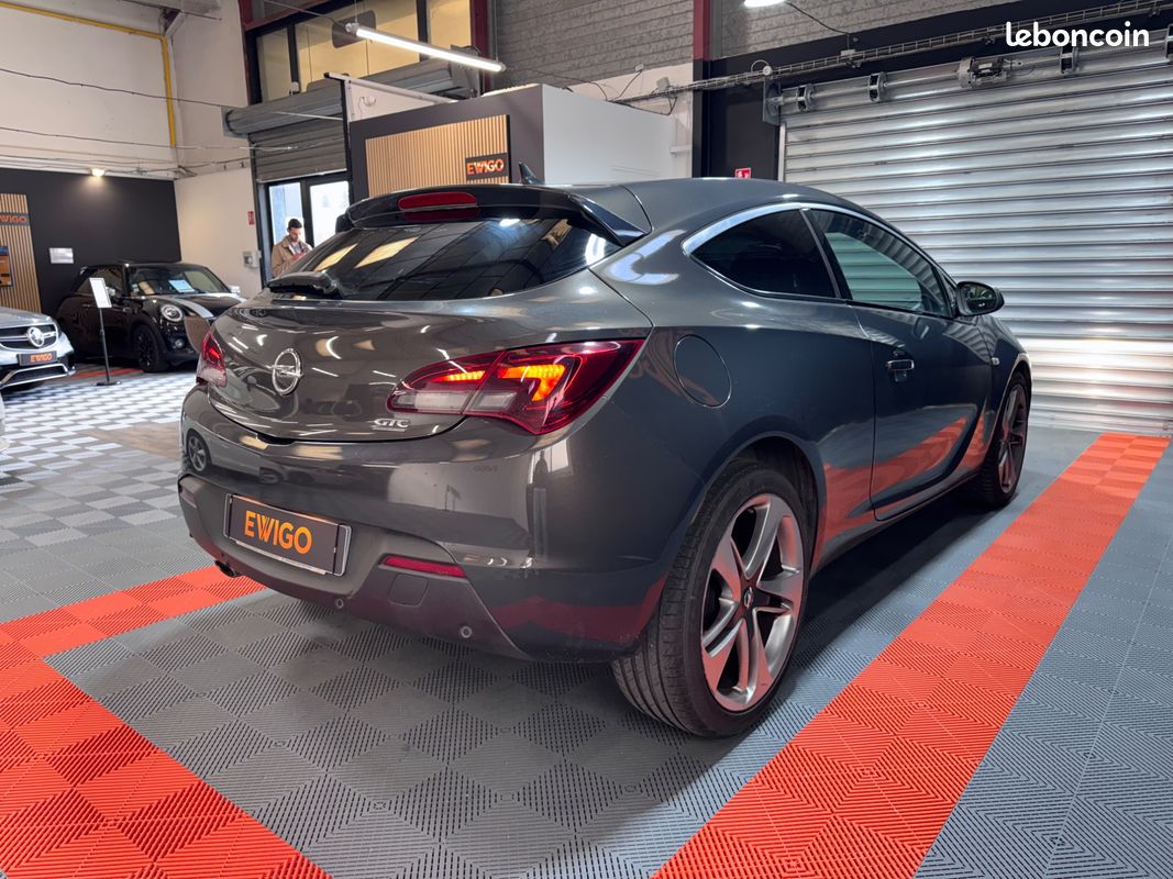 Opel astra gtc 2.0 cdti 165ch bva (image 17)